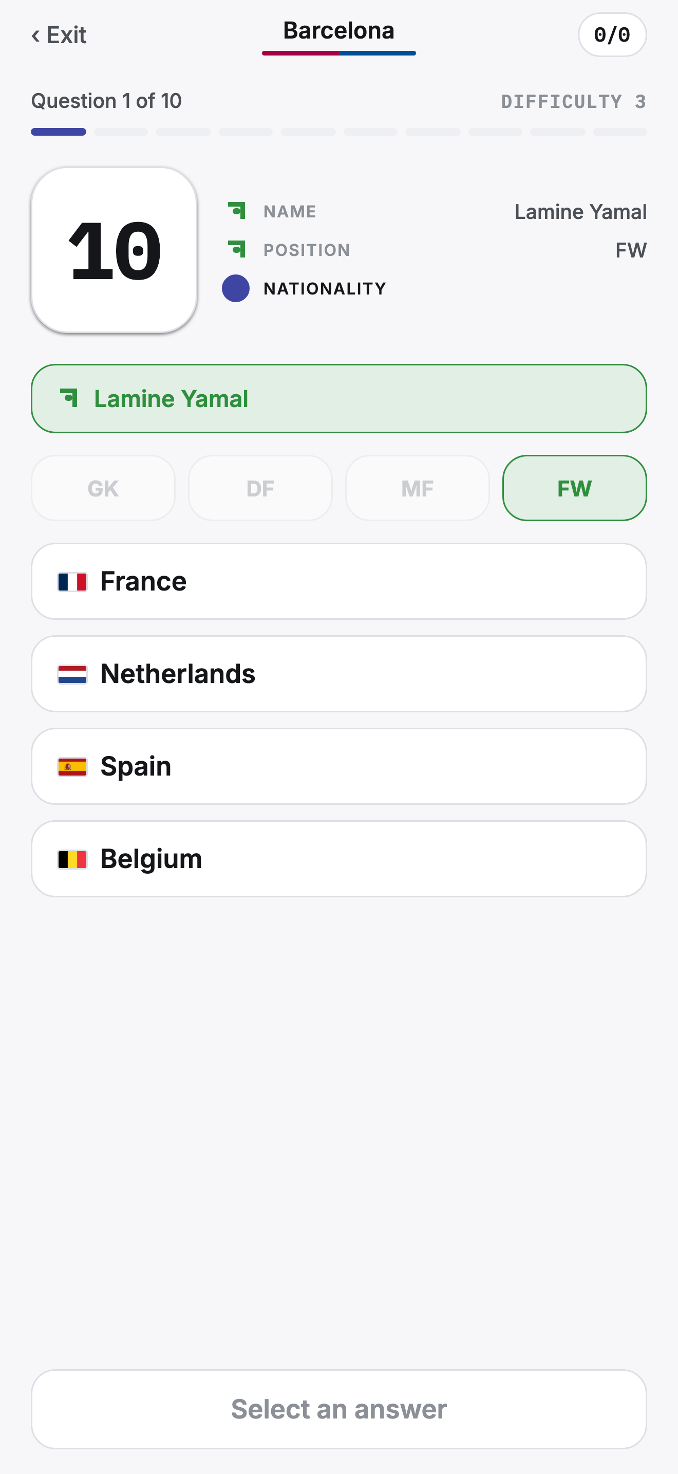 Escuadra's light question screen showing shirt number 7 and four player answer choices